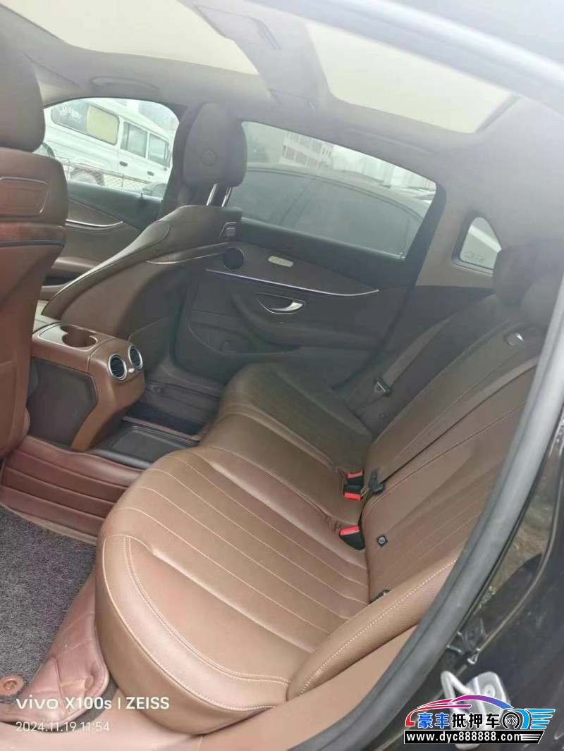 19年奔驰E轿车抵押车出售