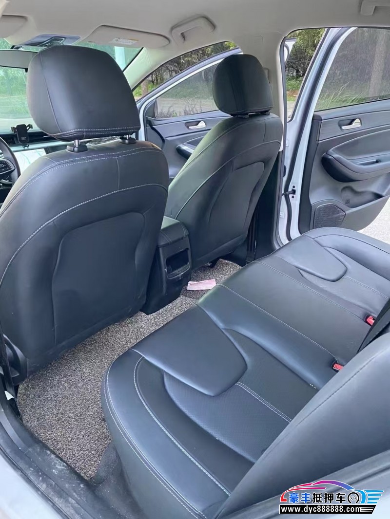 23年奇瑞艾瑞泽5轿车抵押车出售