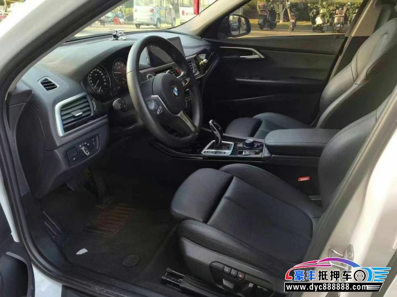 20年宝马1系轿车抵押车出售