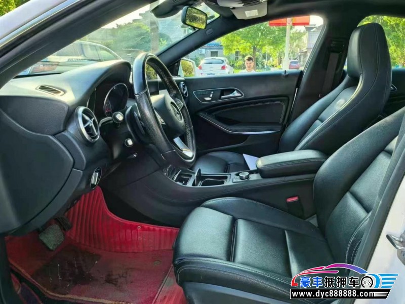 18年奔驰CLA轿车抵押车出售