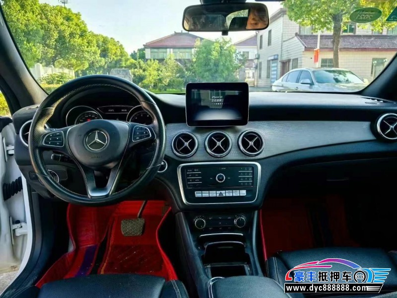 18年奔驰CLA轿车抵押车出售