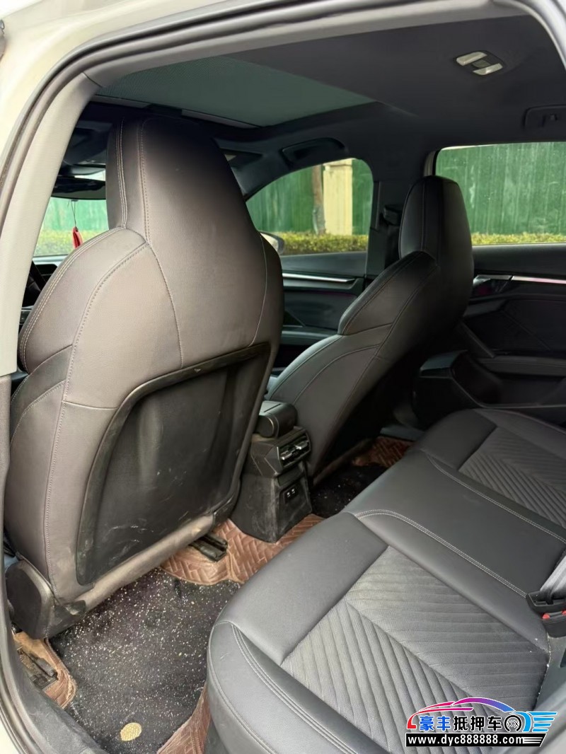 22年奥迪A3轿车抵押车出售