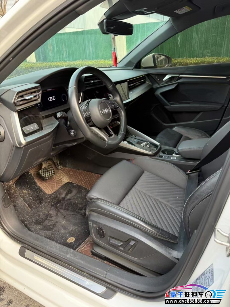 22年奥迪A3轿车抵押车出售