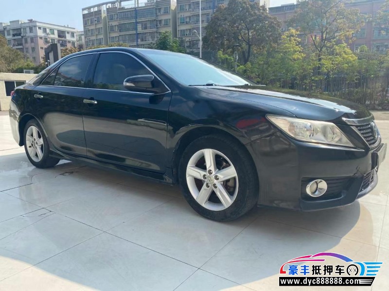 13年丰田凯美瑞轿车抵押车出售