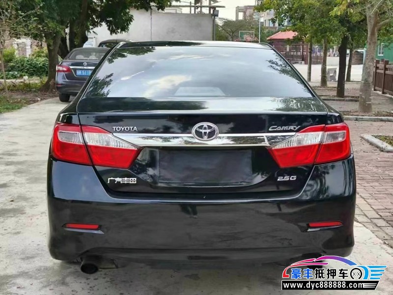 12年丰田凯美瑞轿车抵押车出售