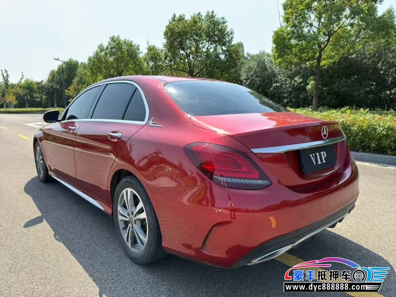 19年奔驰C轿车抵押车出售