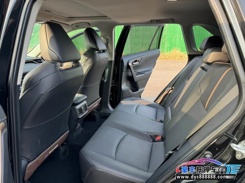 24年丰田威兰达轿车抵押车出售