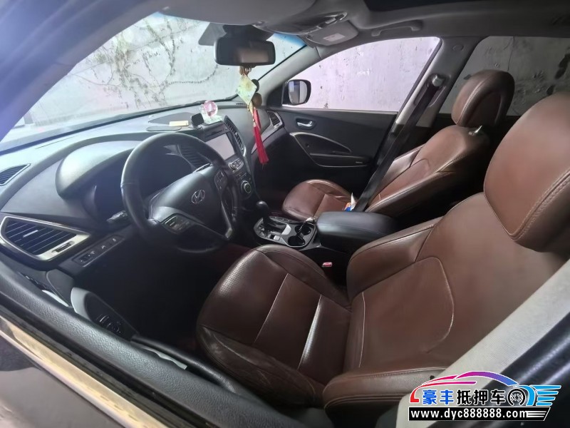 14年现代新胜达轿车抵押车出售