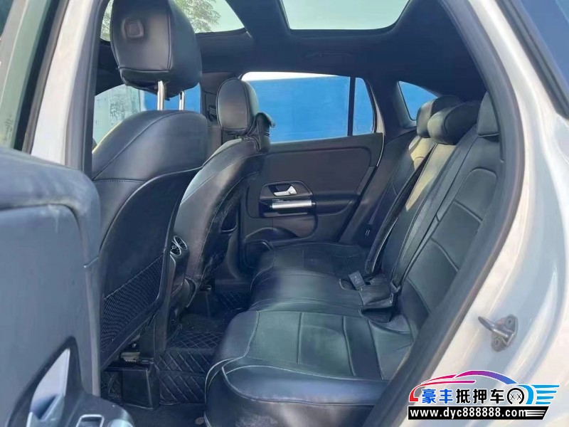 22年奔驰GLA轿车抵押车出售