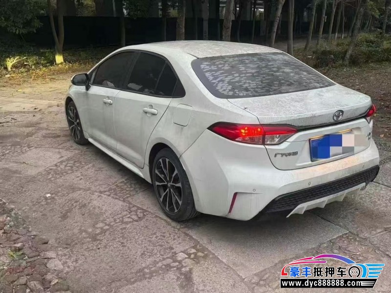 21年丰田雷凌轿车抵押车出售