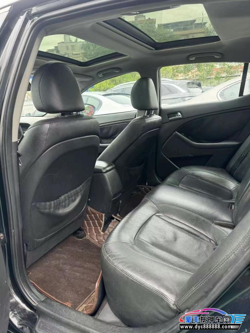 12年起亚K5轿车抵押车出售