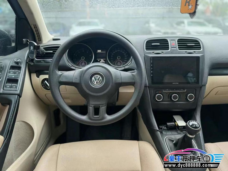 11年大众高尔夫轿车抵押车出售