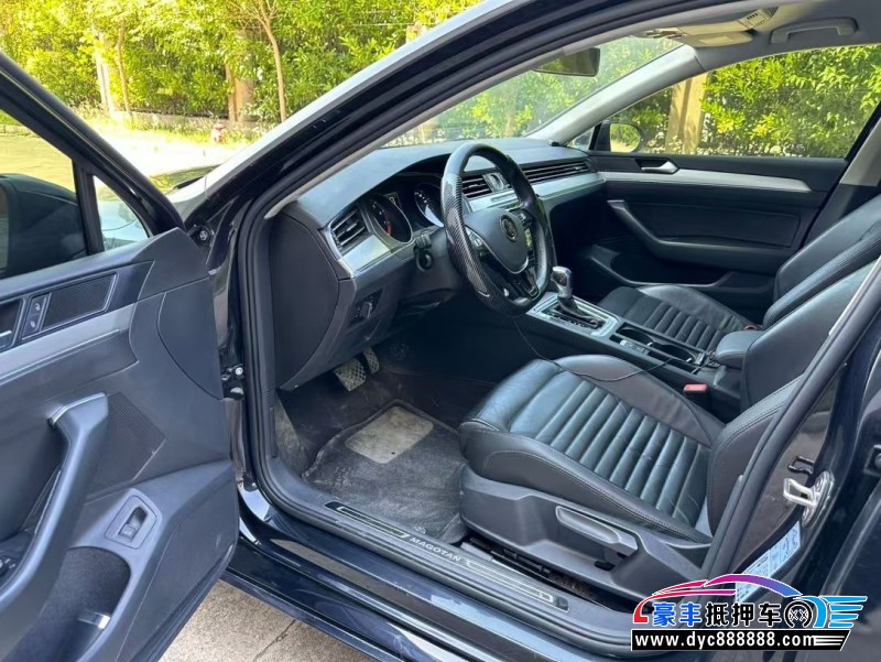 18年大众迈腾轿车抵押车出售