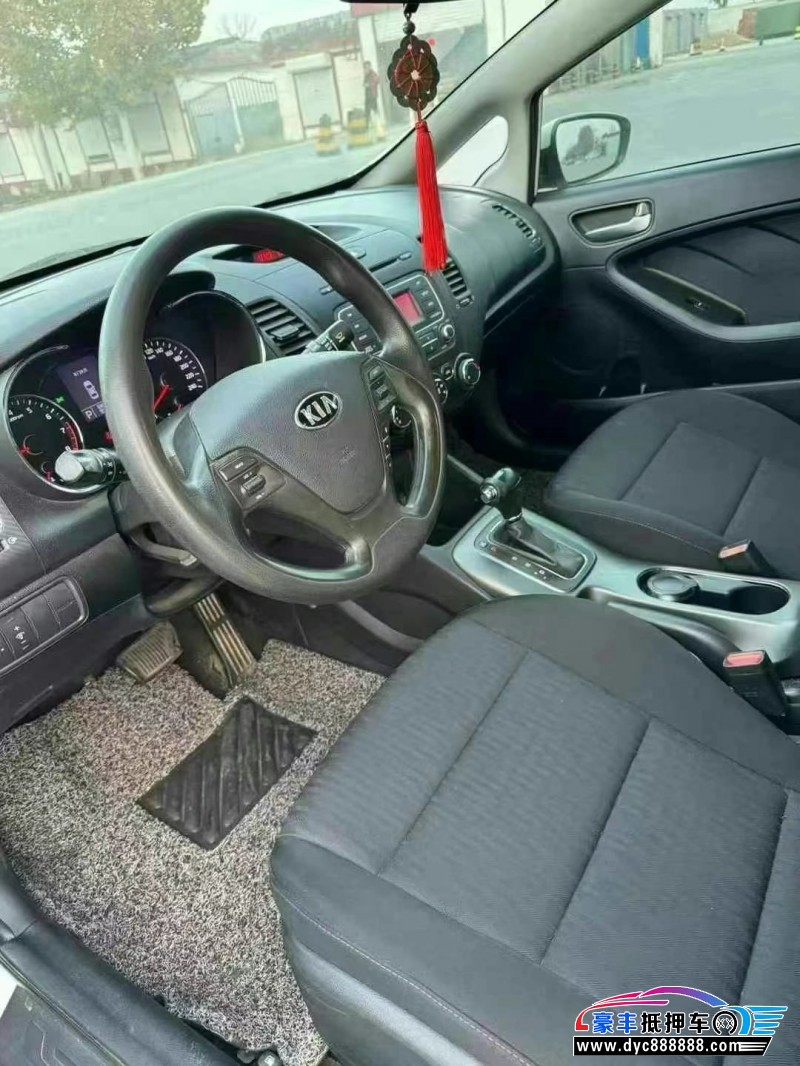 15年起亚K3轿车抵押车出售