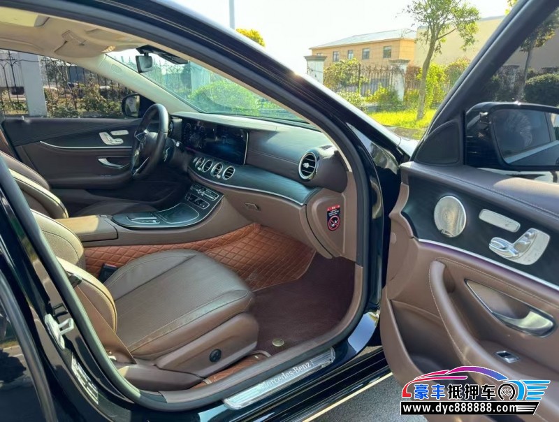 22年奔驰E轿车抵押车出售