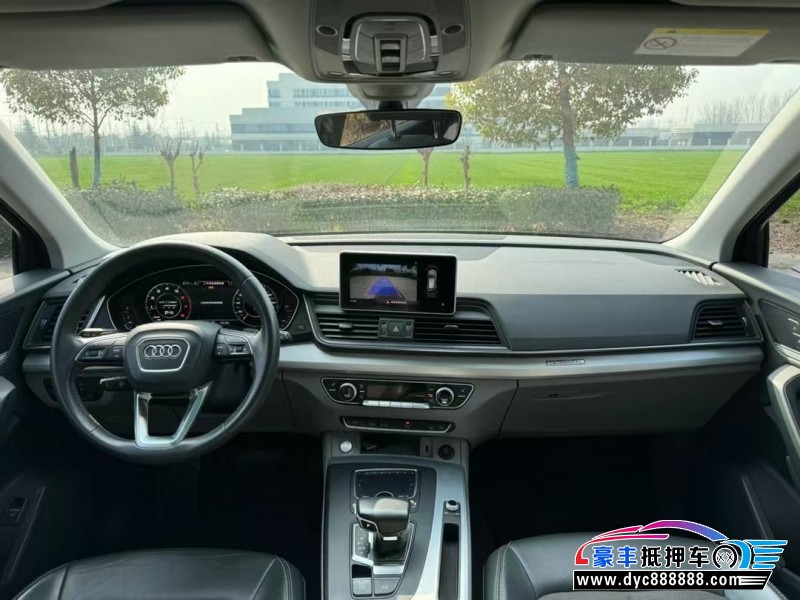 19年奥迪Q5轿车抵押车出售