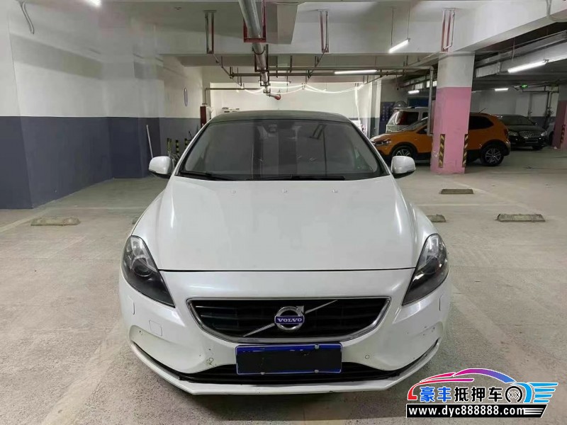 14年沃尔沃V40轿车抵押车出售