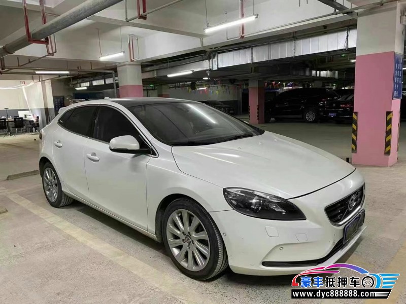 14年沃尔沃V40轿车抵押车出售