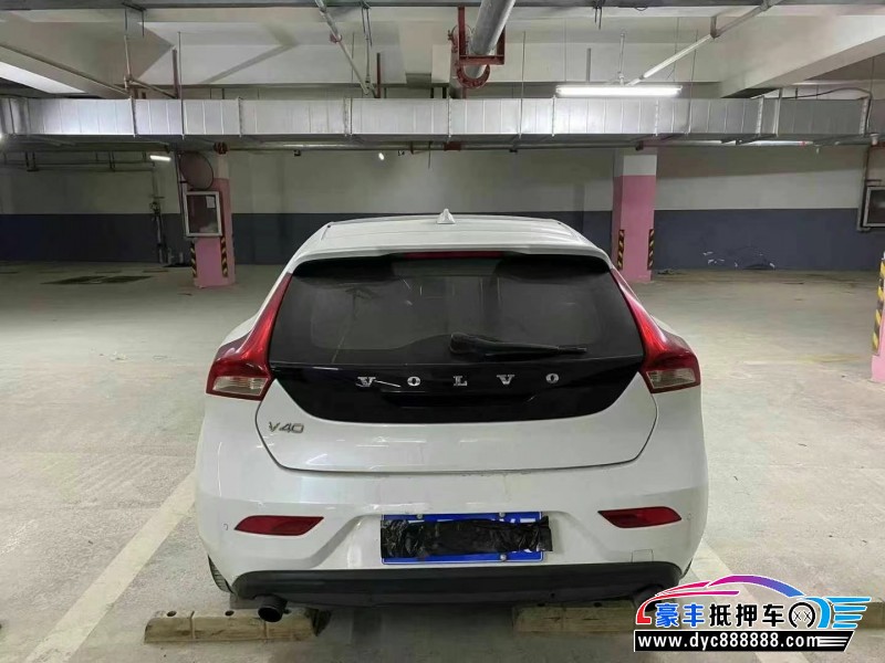 14年沃尔沃V40轿车抵押车出售