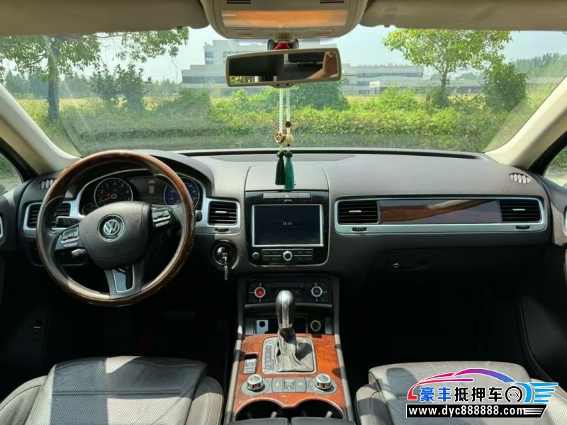 15年大众途锐轿车抵押车出售