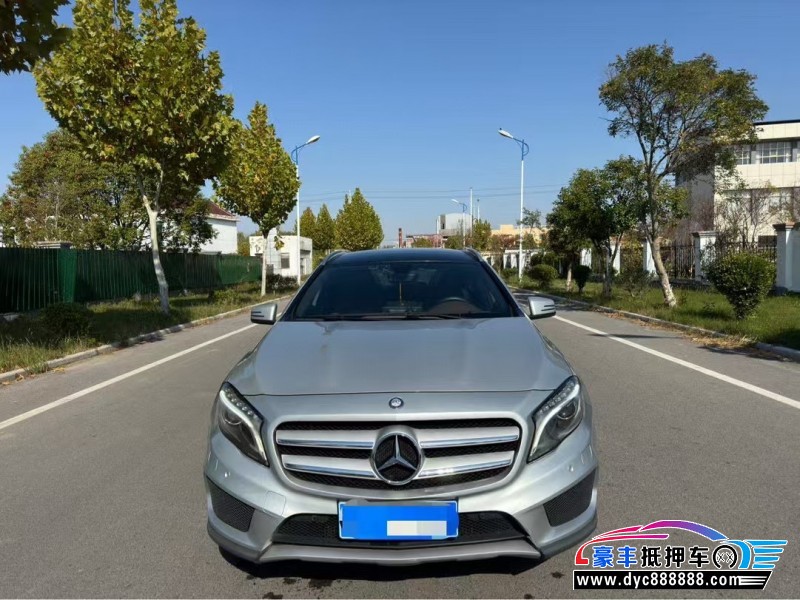 15年奔驰GLA轿车抵押车出售