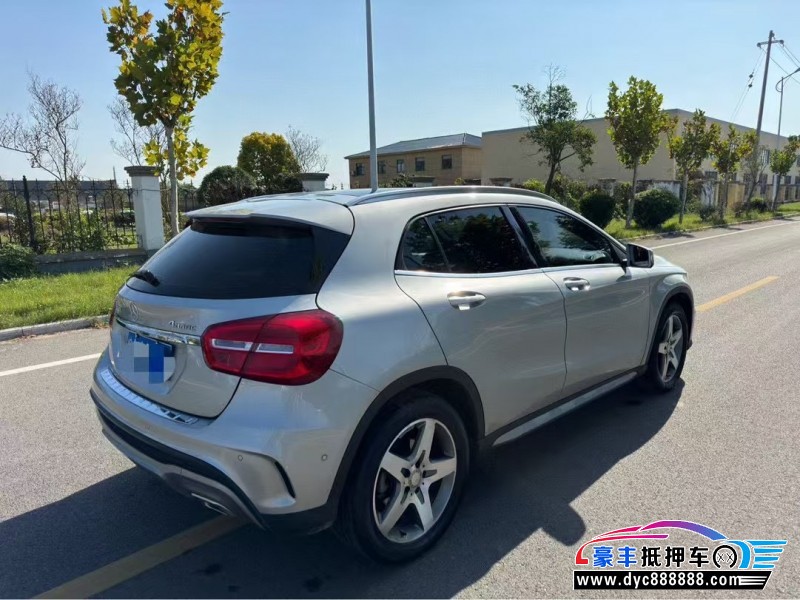 15年奔驰GLA轿车抵押车出售