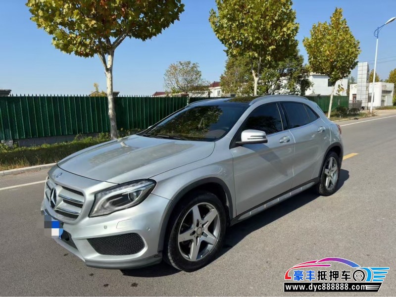 15年奔驰GLA轿车抵押车出售