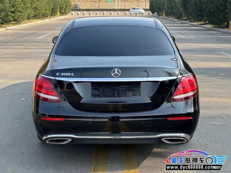 18年奔驰E轿车抵押车出售