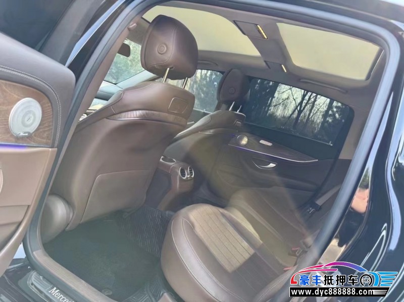 18年奔驰E轿车抵押车出售