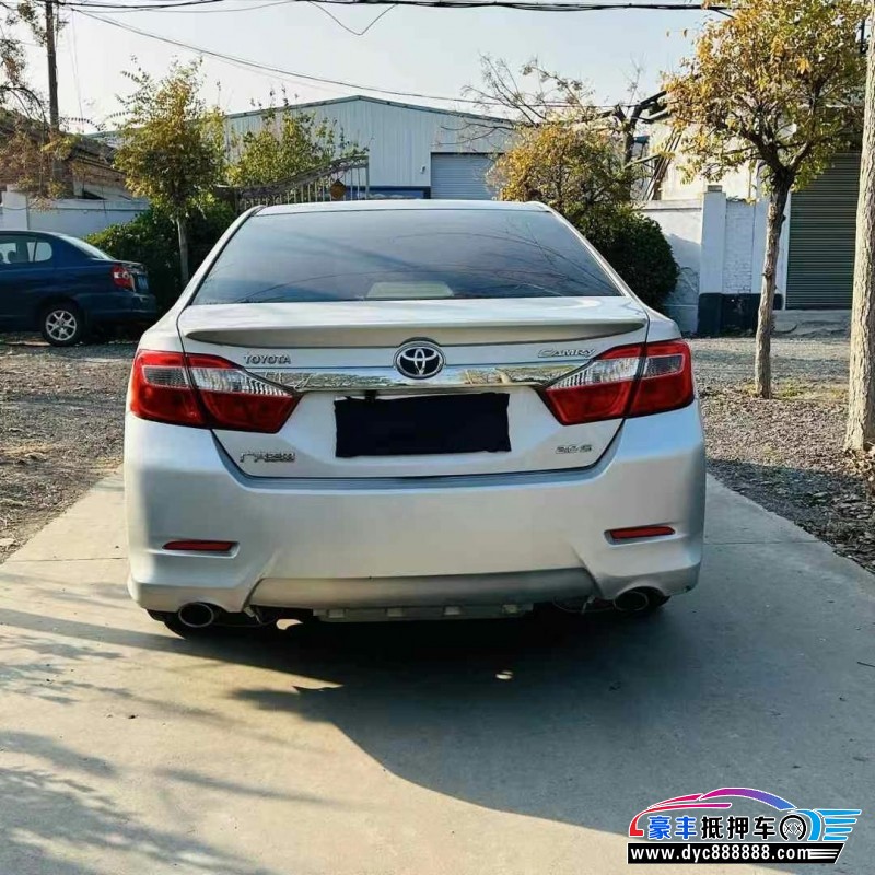 13年丰田凯美瑞轿车抵押车出售