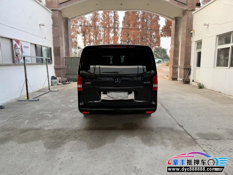 23年奔驰威霆轿车抵押车出售