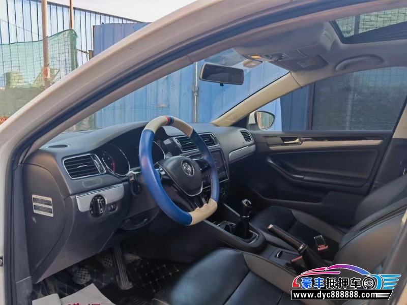 16年大众速腾轿车抵押车出售