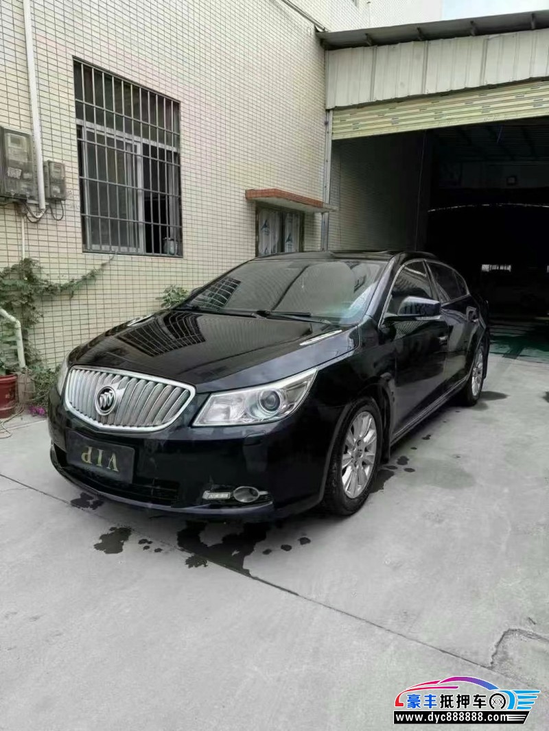 13年别克君越轿车抵押车出售