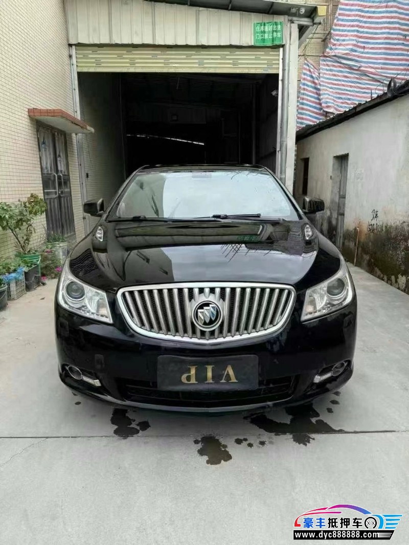 13年别克君越轿车抵押车出售