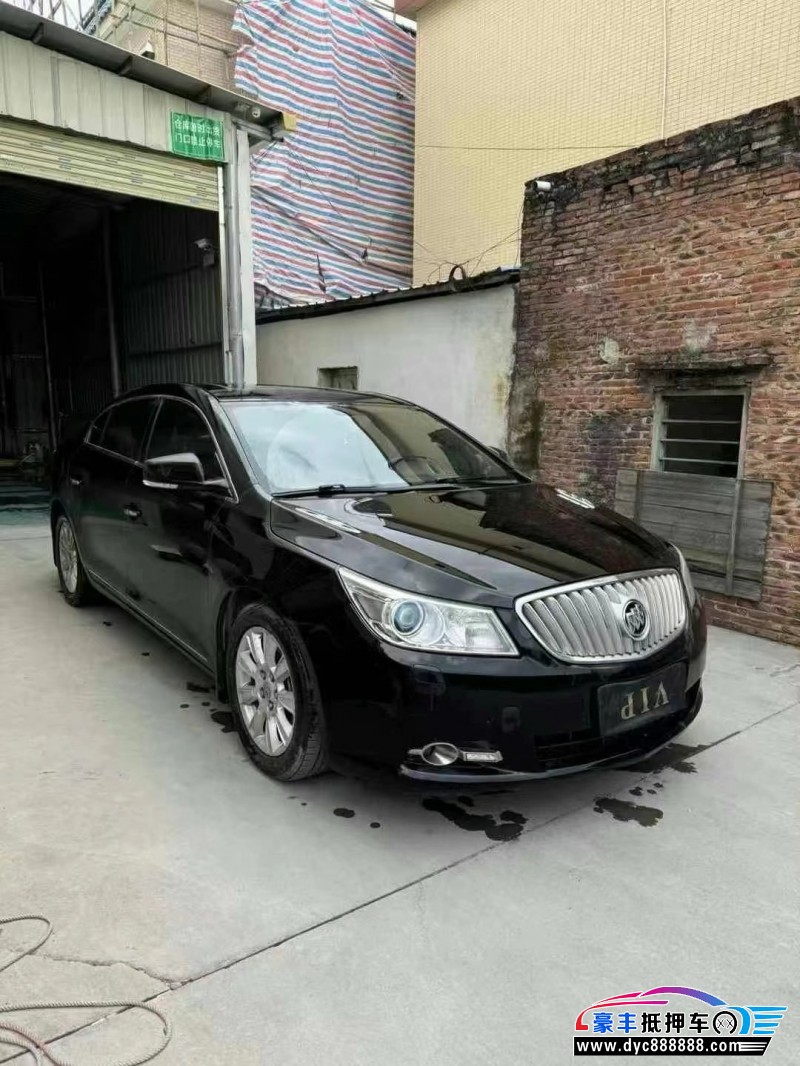 13年别克君越轿车抵押车出售