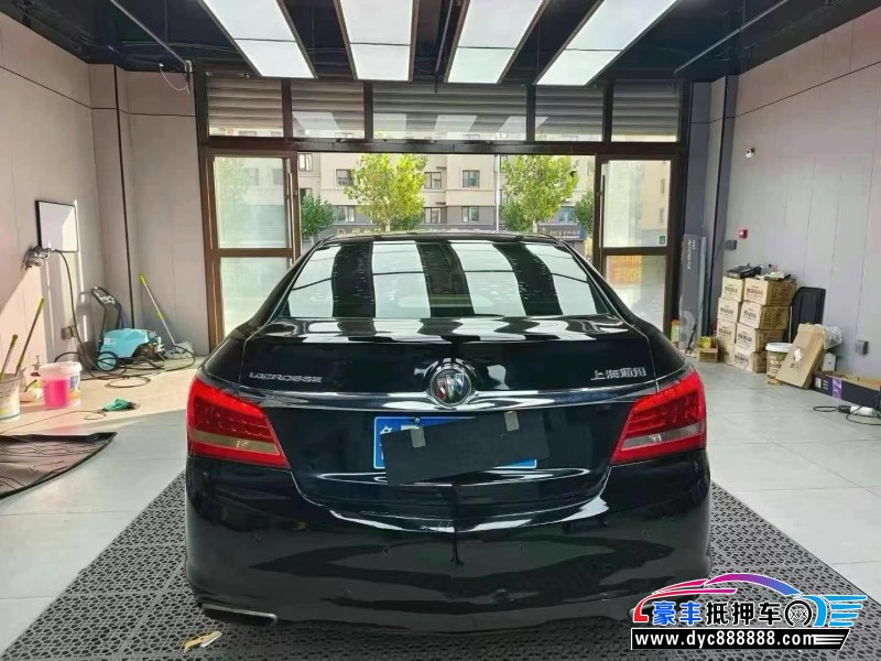 15年别克君越轿车抵押车出售