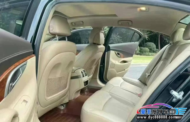 14年别克君越轿车抵押车出售