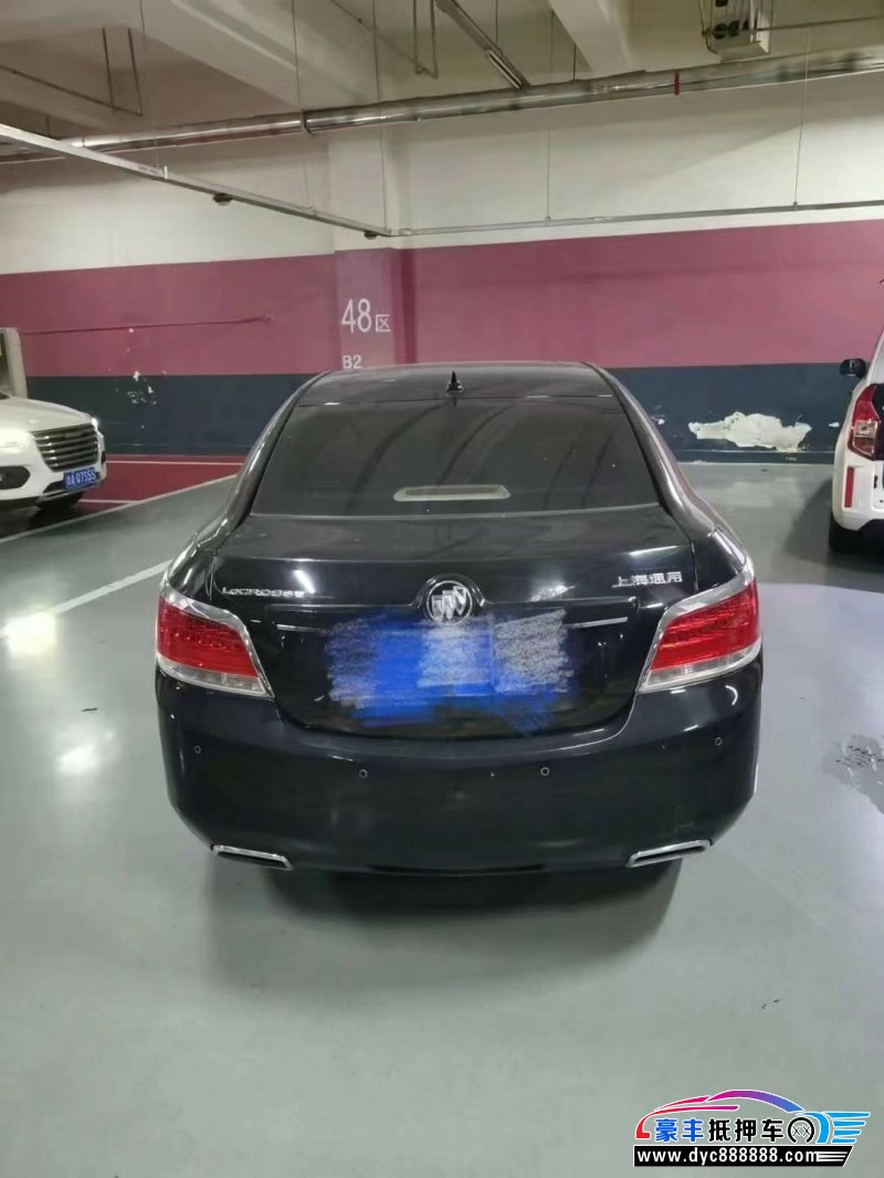 13年别克君越轿车抵押车出售