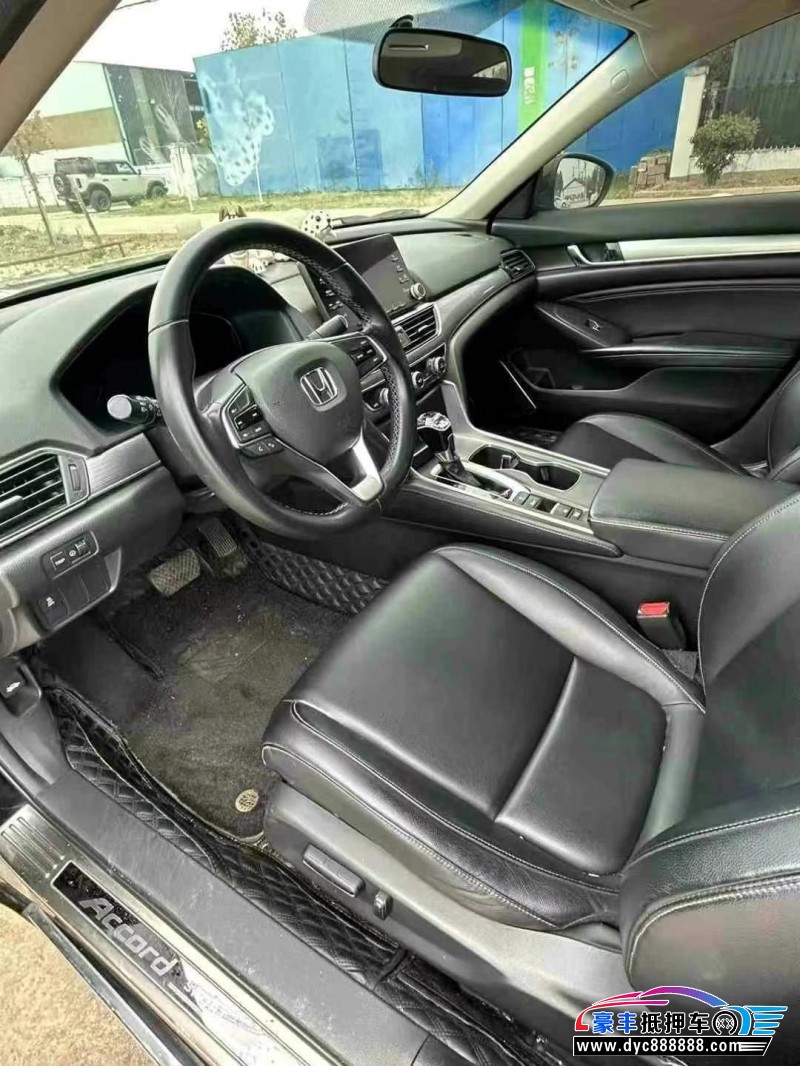 18年本田雅阁轿车抵押车出售