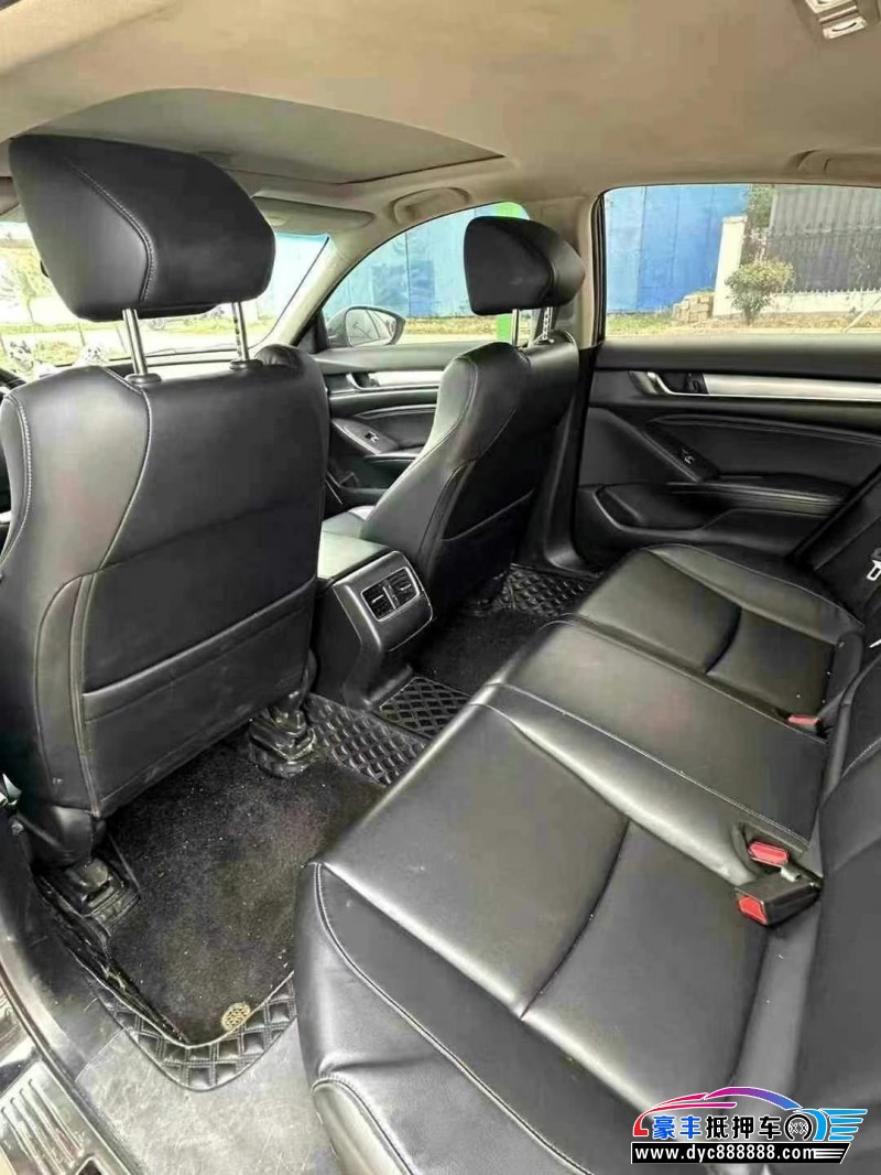 18年本田雅阁轿车抵押车出售