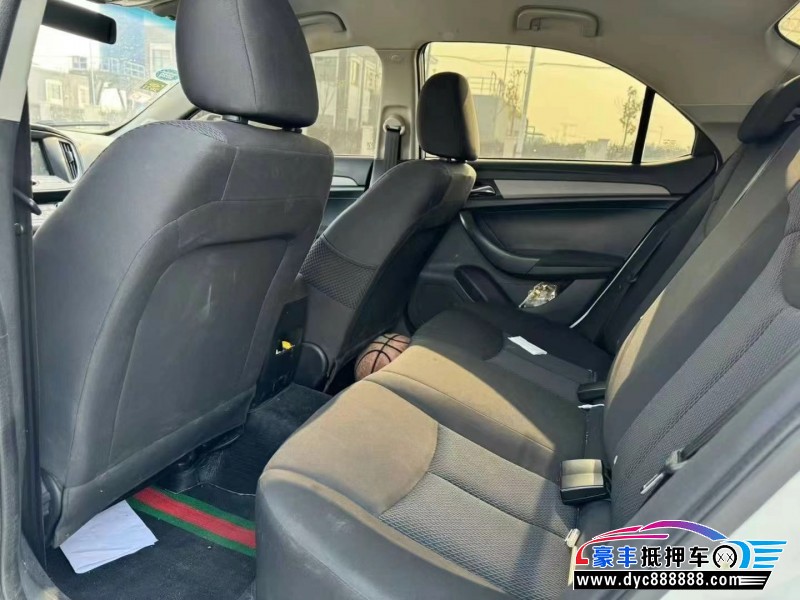 17年荣威360轿车抵押车出售