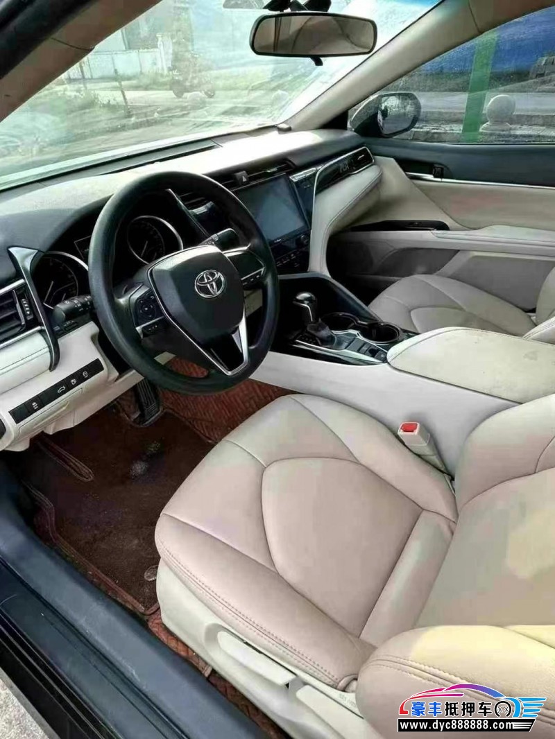 18年丰田凯美瑞轿车抵押车出售