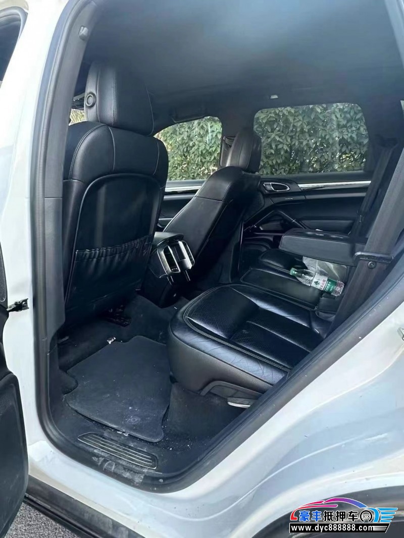 18年保时捷卡宴轿车抵押车出售