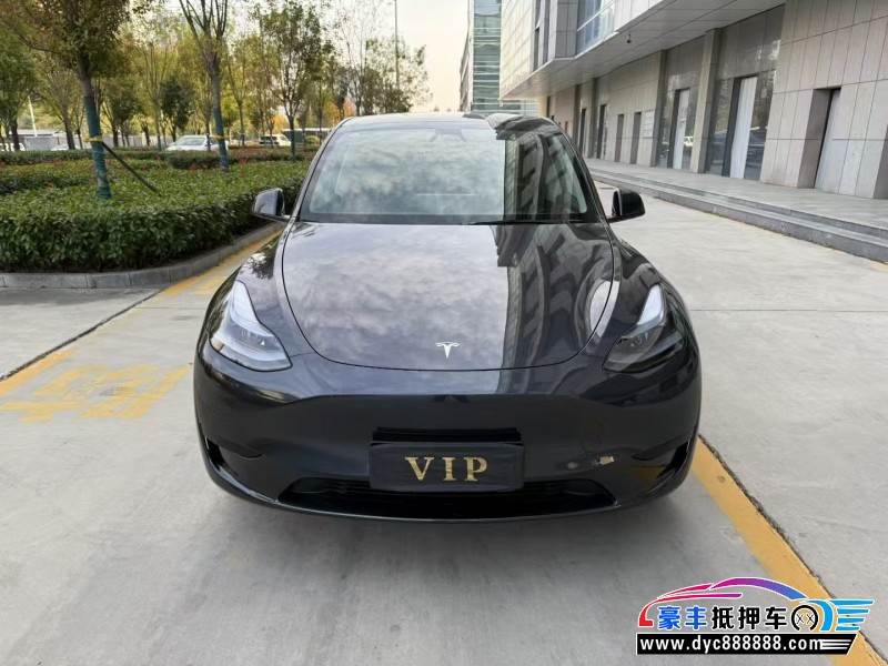 抵押车出售24年特斯拉Model Y轿车