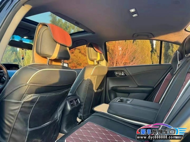 17年本田雅阁轿车抵押车出售