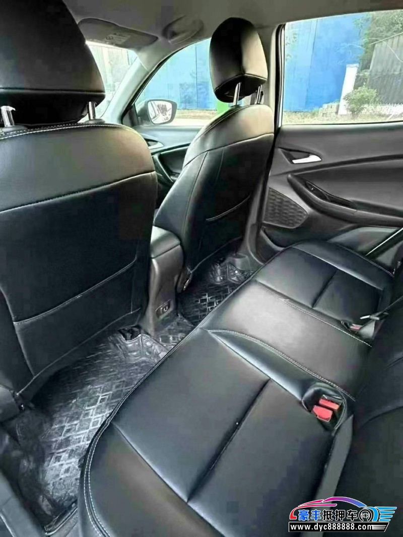 20年雪佛兰创酷轿车抵押车出售