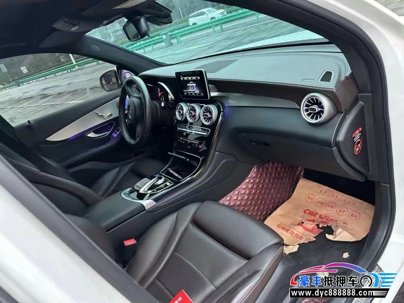 18年奔驰GLC轿车抵押车出售