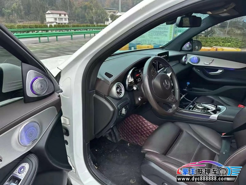 18年奔驰GLC轿车抵押车出售