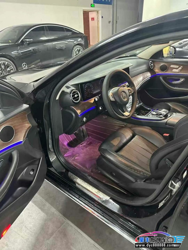 17年奔驰E轿车抵押车出售