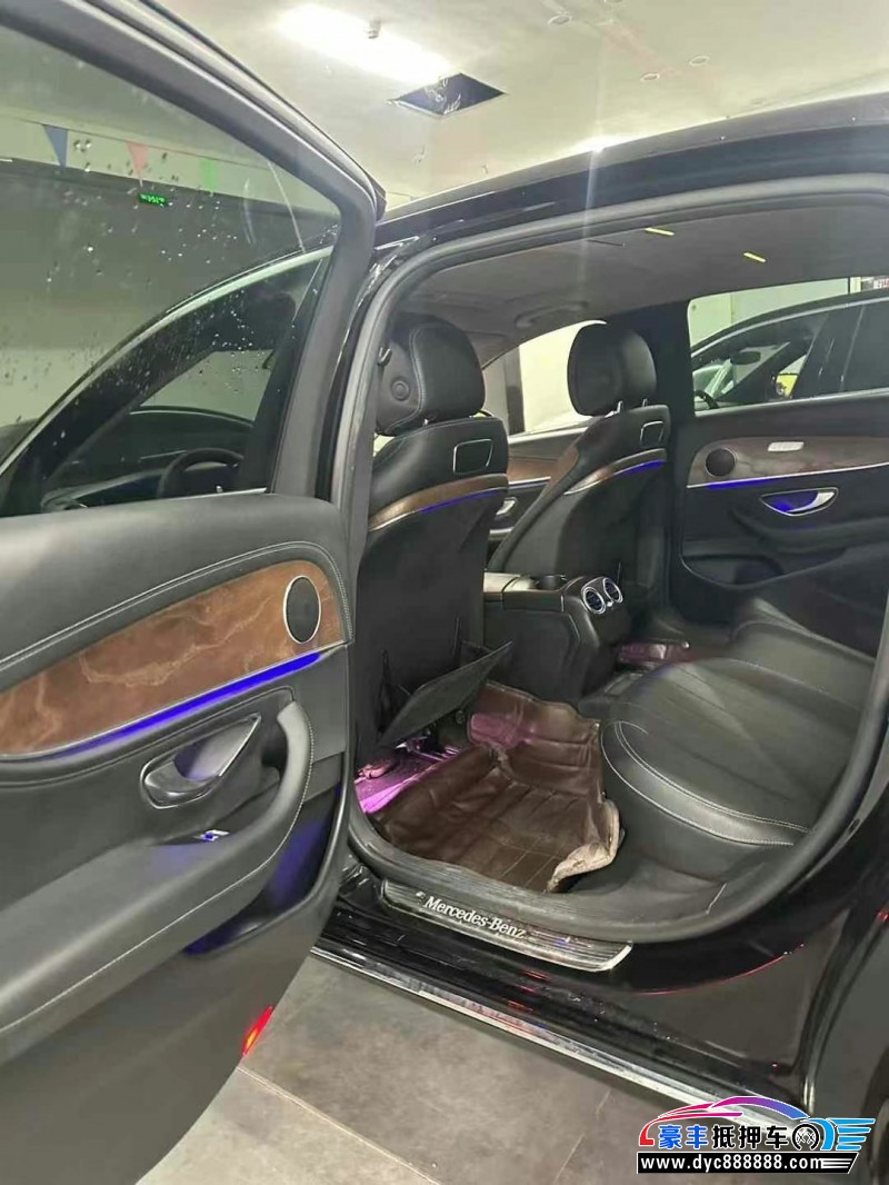 17年奔驰E轿车抵押车出售